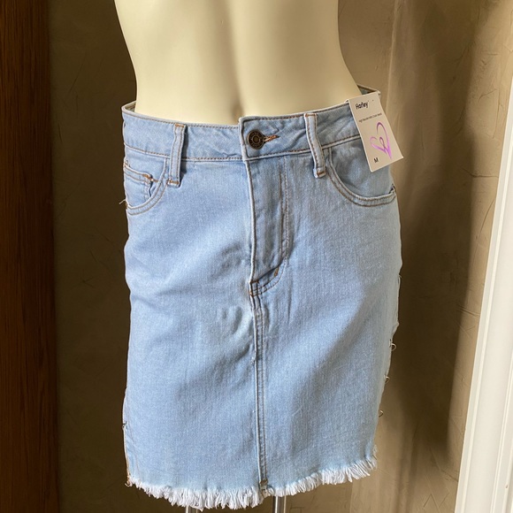 Harley Chain-Detail Denim Mini Skirt by Windsor Denim, Women’s Size M - Picture 7 of 16